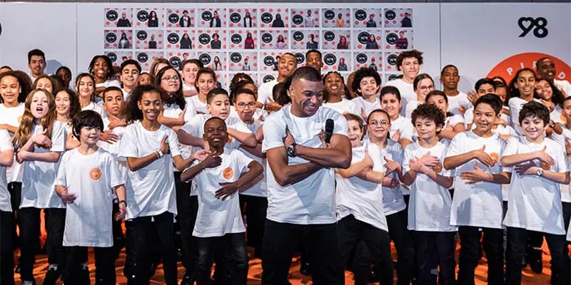 Kylian Mbappé - Tiền Đạo Siêu Sao Hiếm Có Của Thế Kỷ 21 8 “Ninja Rùa” rất chăm chỉ trong các hoạt động thiện nguyện giúp ích xã hội